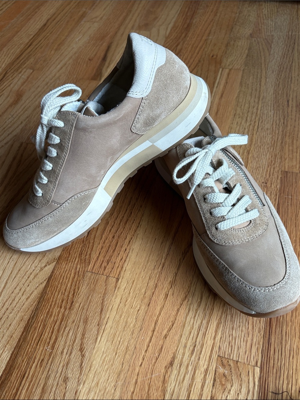 Paul Green size 8 like new Judy sneaker Neutral Beige Suede